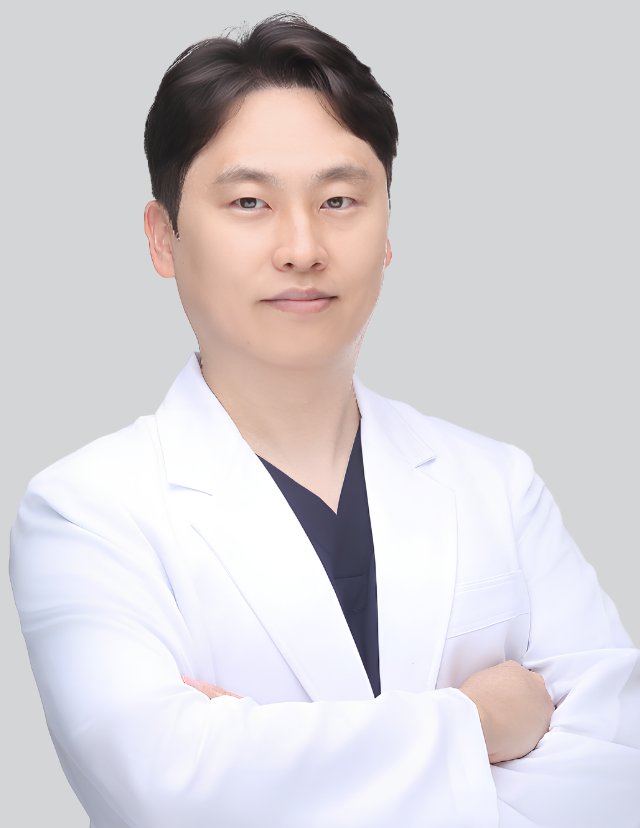 통증의학과윤채성 원장 프로필